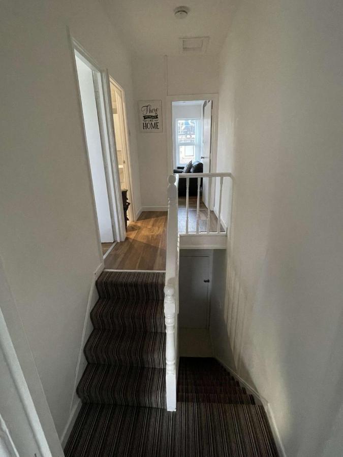 Central Serviced Apartments - Two Bedroom Apartment Cardiff Esterno foto